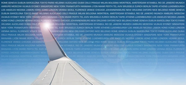 Ala de avión con fondo de cielo con copyspace — Foto de Stock