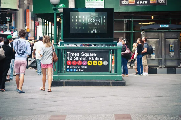 Πόλη της Νέας Υόρκης - Ιουν 26: Times square του μετρό στη Νέα Υόρκη — Φωτογραφία Αρχείου