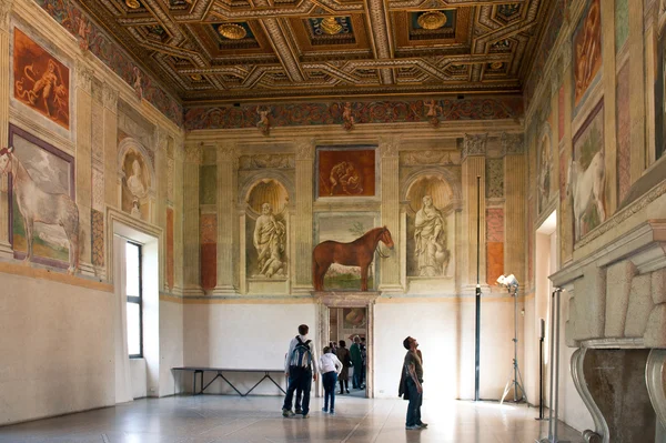 Mantui, Włochy - 29 kwietnia: te pałacu wnętrza freski widział na 29 kwietnia, 2012 w Mantui, Włochy — Zdjęcie stockowe