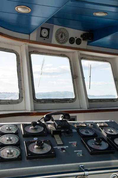 Τιμονιέρα σε σύγχρονες επιβάτες πλοίο — Φωτογραφία Αρχείου