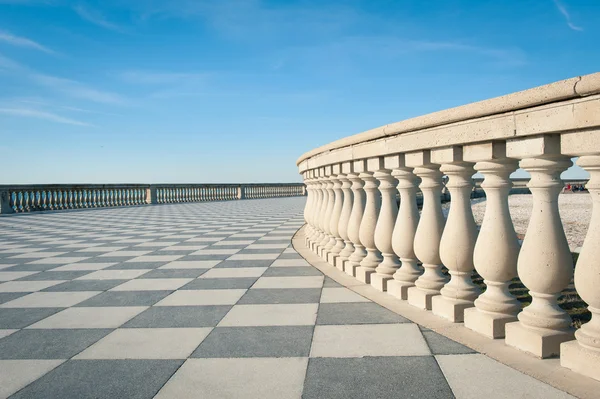 Mascagni terraza frente al mar, Livorno. Toscana, Italia — Foto de Stock