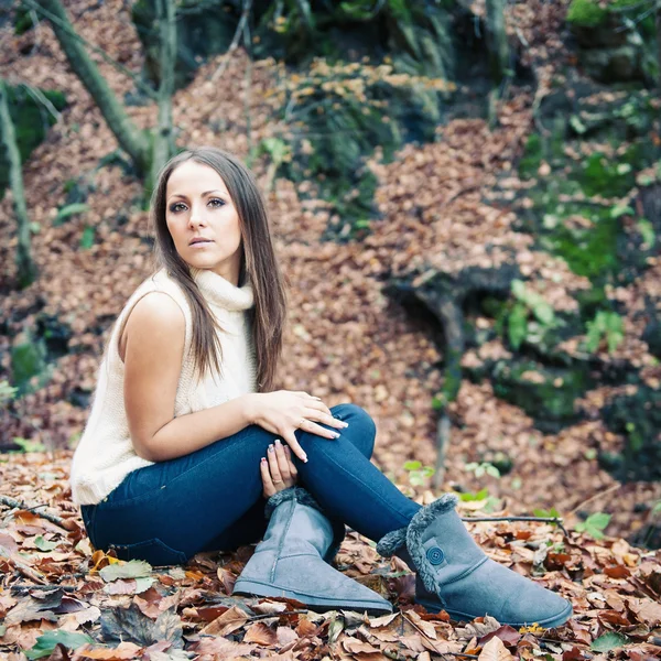 Jovem mulher outono retrato . — Fotografia de Stock