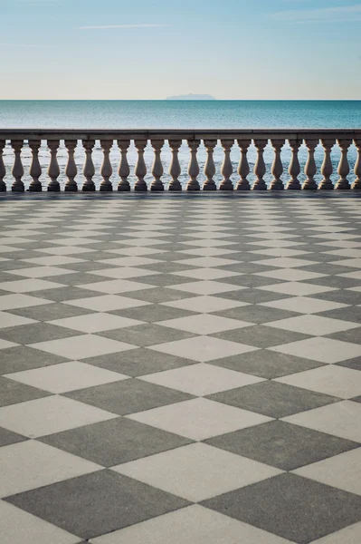 Mascagni terraço em frente ao mar, Livorno. Toscana, Itália . — Fotografia de Stock