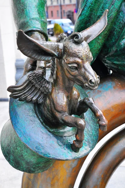 Minsk circus yanında heykel