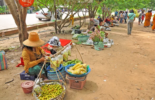 Comercio en la frontera entre Tailandia y Laos —  Fotos de Stock