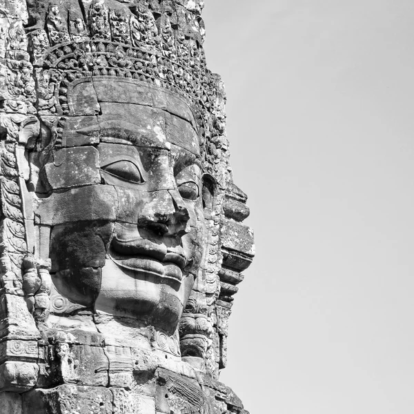 Лицо храма Байон — стоковое фото