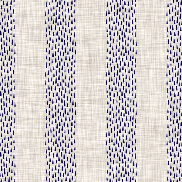Kusursuz çivit desenli. Mavi örülmüş boro keten pamuk boyalı efekt arka planı. Japonlar batik direncini tekrarlıyor. Tekstil izlerinin her yerinde Asya çizgileri var.. — Stok fotoğraf