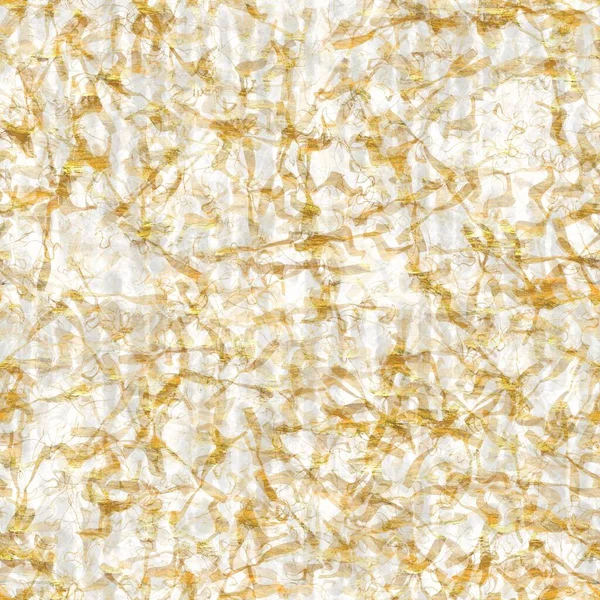 Zlatý kovový ručně vyrobený rýžový papír. Bezešvé washi list pozadí se zlatými kovovými vločkami. Pro moderní svatební texturu, elegantní celiny a minimální japonský design rozmazaných prvků — Stock fotografie