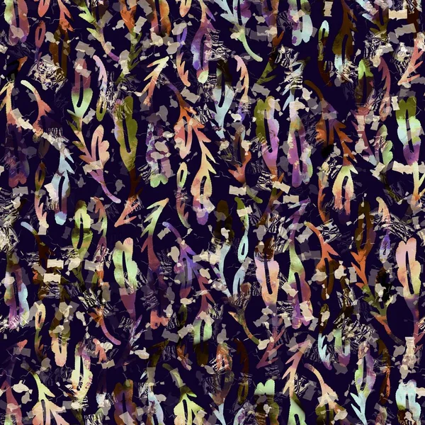 Exotische veelkleurige boho bloemen camouflage scatter print. Naadloze herfst donkere grond gedetailleerde herhaling patroon. — Stockfoto