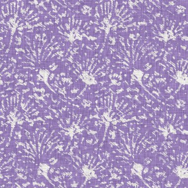 Lavanta rengi Fransız çiftlik evi çiçekli keten kumaş arka plan. Her tarafı leylak desenli. Provence pejmürde, şık tekstil kumaş kumaş kumaş kumaşı için basılmış kumaş efekti.