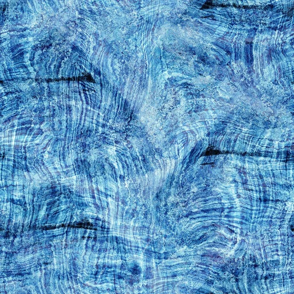 Απρόσκοπτη υφή εκτύπωσης indigo μπλοκ σε ναυτικό μπλε υφαντό φόντο αποτέλεσμα. Ιαπωνικό στυλ πλένονται denim μπατίκ αντίσταση μοτίβο. Φθαρμένο ανδρικό υφασμάτινο ρολόι. — Φωτογραφία Αρχείου