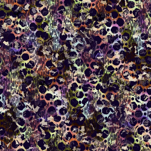 Exotische veelkleurige boho gevlekte camouflage scatter print. Naadloze herfst donkere grond gedetailleerde herhaling patroon. — Stockfoto