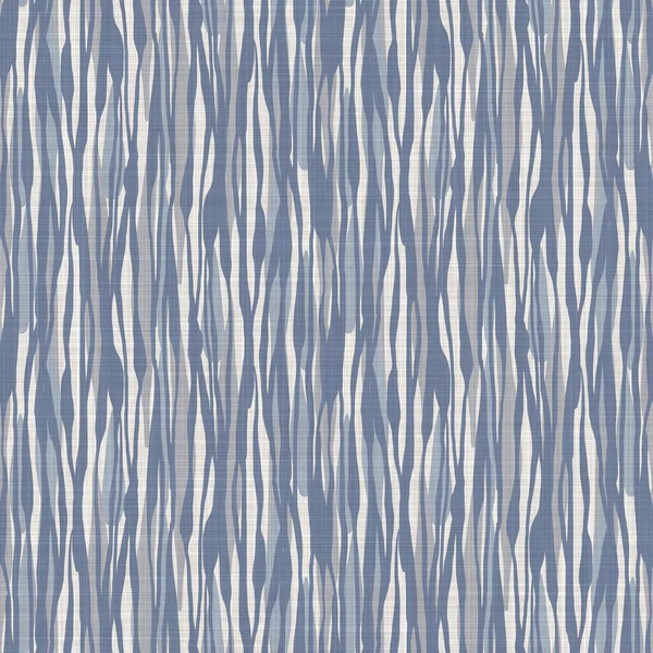 Francia kék szabálytalan foltos vászon zökkenőmentes minta. Tonal country ház stílusú elvont foltos háttér. Egyszerű vintage rusztikus textil hatás. Primitív textúra kopott elegáns szövet. — Stock Fotó