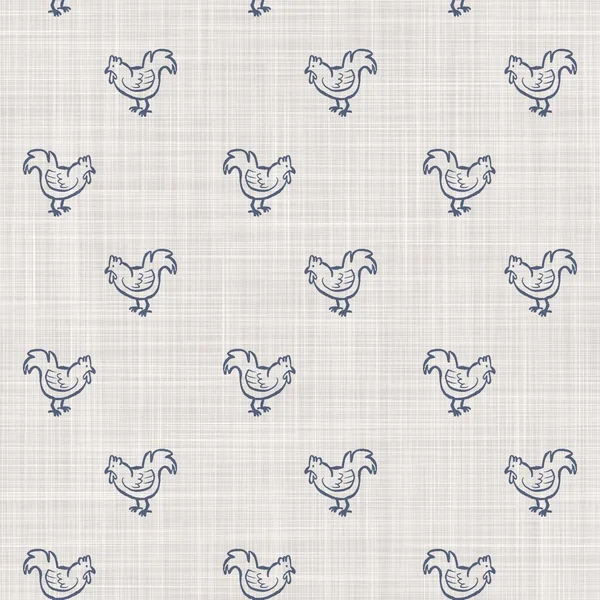 農家の青い鶏のリネンシームレスなパターン。背の高いフランスのカントリーコテージスタイルのファーム動物の背景。シンプルなヴィンテージ素朴な生地のテキスタイル効果。スタイリッシュな自然みすぼらしいシックなキッチンクロス. — ストック写真