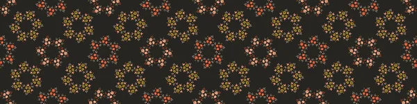 Dark boho flowers seamless border pattern in trendy ditsy wildflower style. Hand drawn organic botanical fashion edging trim. Modern summer garden bloom in vintage cottage core ribbon style — Stock Vector