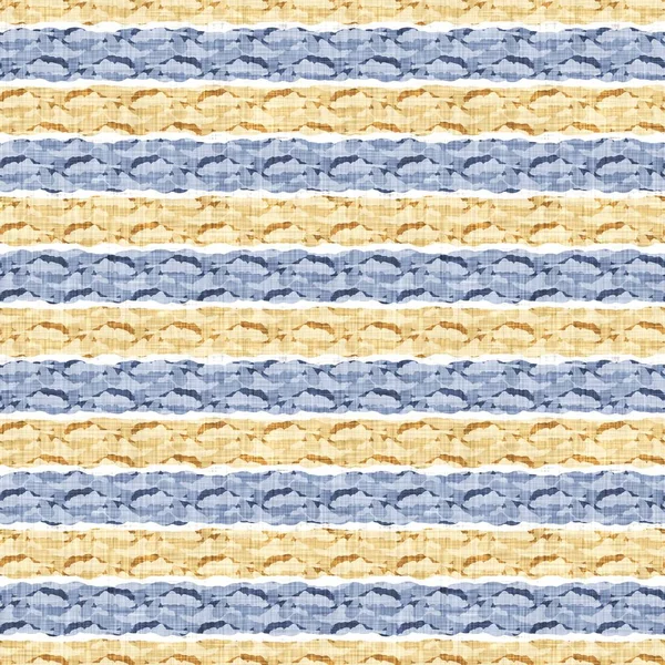 シームレスフランスのカントリーキッチンストライプ生地パターンプリント。青黄色の白の水平ストライプの背景。バティック染料挑発スタイル素朴な織りコテージコア繊維. — ストック写真