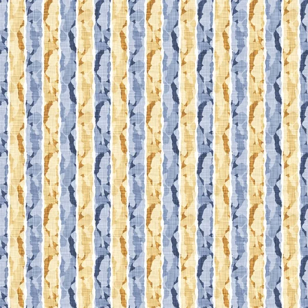 Płynny francuski kraj kuchnia paski wzór tkaniny druku. Niebieski żółty biały pionowe tło w paski. Batik barwnik prowansalski styl rustykalny tkane cottagecore tekstylia. — Zdjęcie stockowe