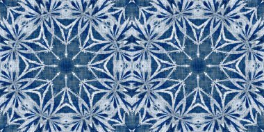 İndigo mavisi kar taneleri sınır arkaplanı. Frosty batik boyama efekti pürüzsüz kenar. Soğuk bayram şenliği kurdelesi. 