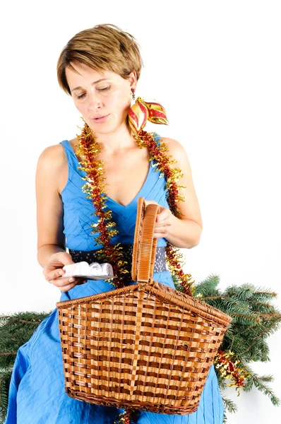 Mulher e presente de Natal — Fotografia de Stock