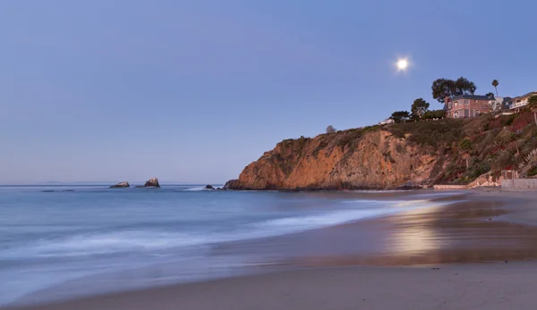 Moon over Crescent Bay — Stock Photo, Image