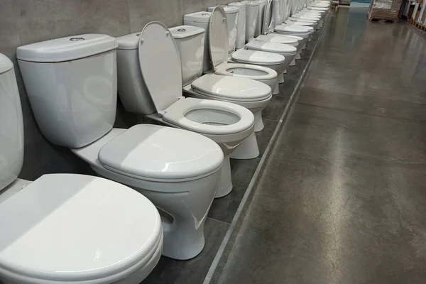 Який Фокус Гранж Багато Білих Туалетів Магазині Обладнання Сантехнічний Відділ Ліцензійні Стокові Зображення
