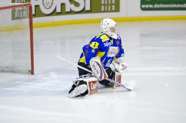 Bramkarz streaching — Zdjęcie stockowe