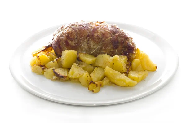 Carne de ternera enrollada rellena con patatas — Foto de Stock