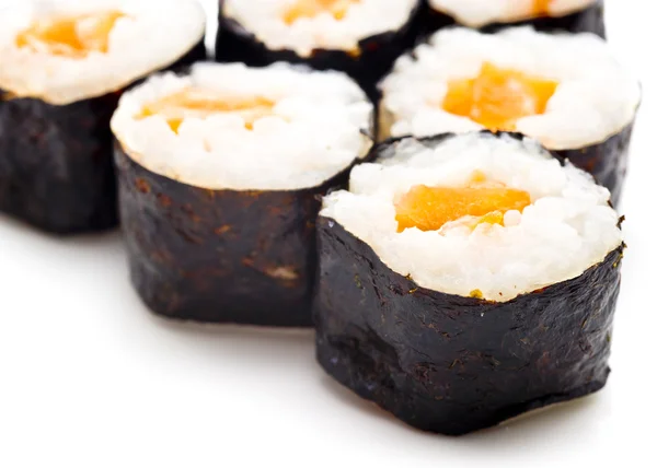 Köstliche Sushi-Brötchen — Stockfoto