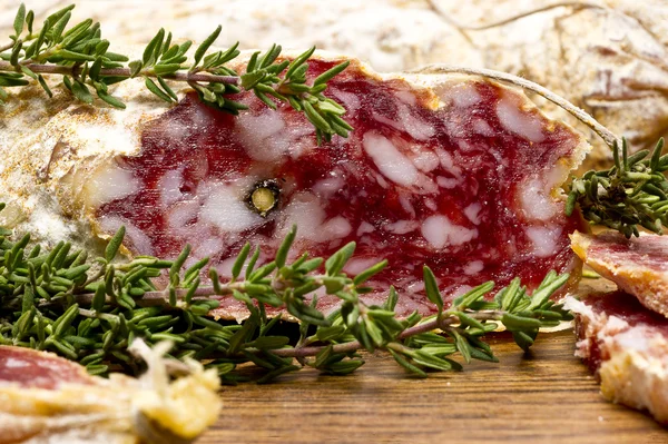 Фрагменти salame з Італії — стокове фото