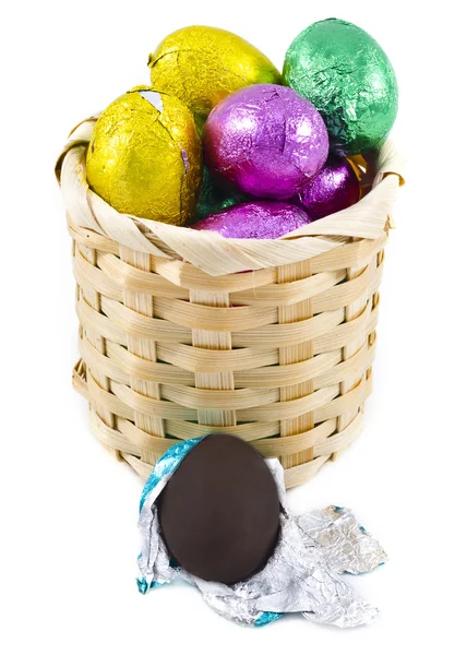 Cioccolatini pasquali ricoperti di caramelle pastello — Foto Stock