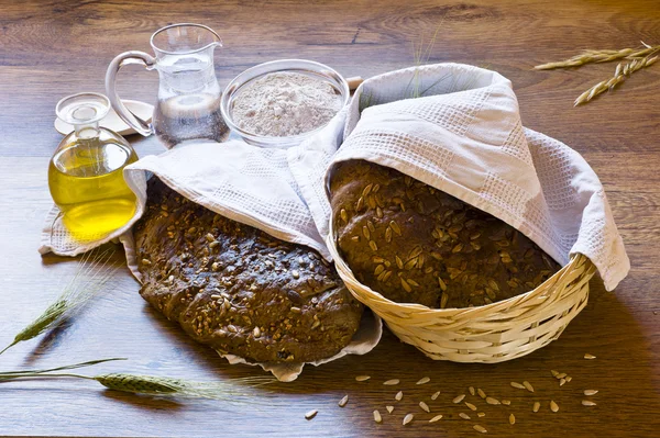 Espiguetas de pão e trigo — Fotografia de Stock