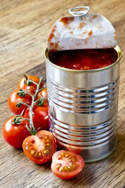 çiğ gıda ve domates konserve