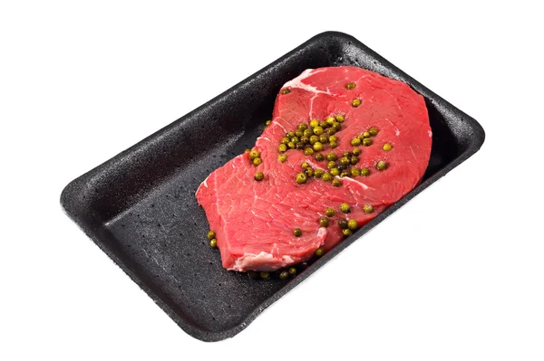 Plato de plástico de carne fresca del supermercado — Foto de Stock