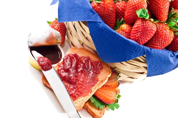 러 스크와 바구니 딸기 잼 — 스톡 사진
