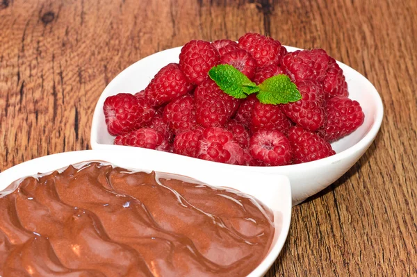 Chocolat dessert whit frambozen — Stockfoto