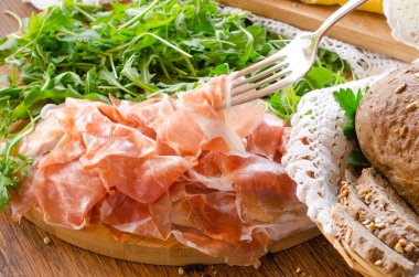 Prosciutto crudo jambon ile yeşil der ki