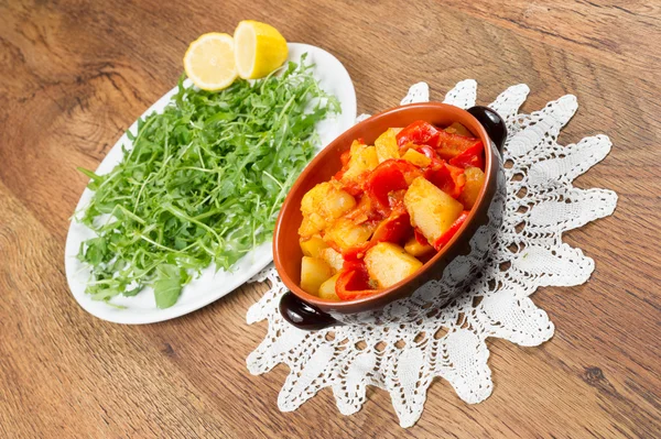 ルッコラとジャガイモと grren sald — ストック写真