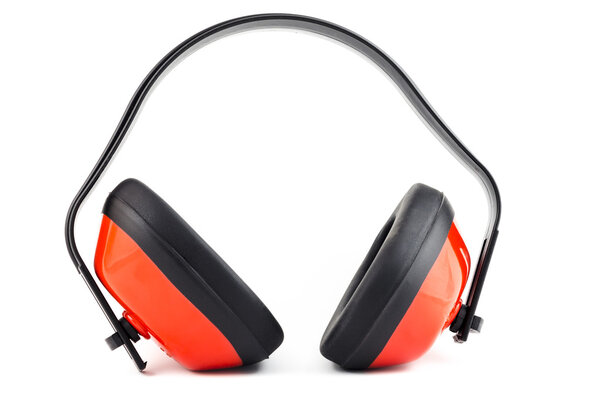 Защитные наушники изолированы на белом фоне

