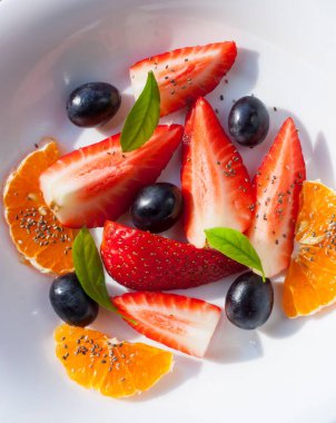 tabak meyve salatası ile