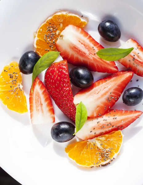 tabak meyve salatası ile