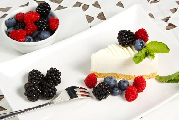 Cream and yogurt with fruits — Stock Photo, Image