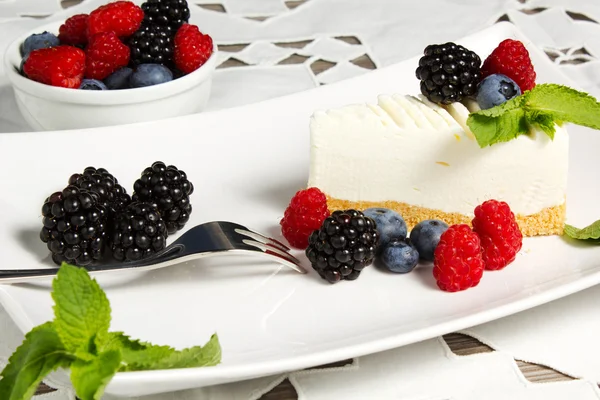 Crema e yogurt con frutta — Foto Stock