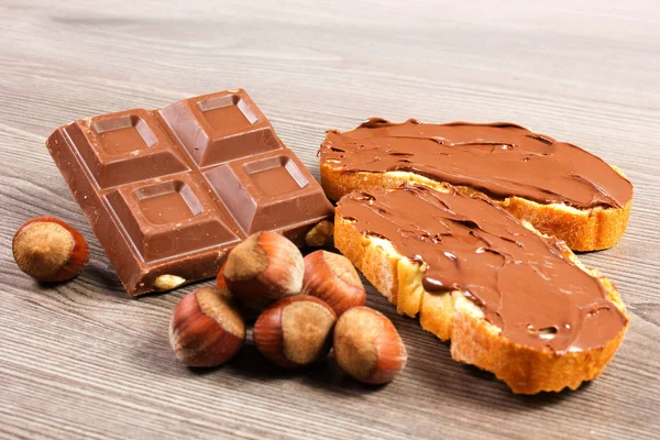 Çikolata kremalı ekmek