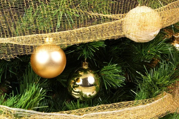 Kerstboom en ballen — Stockfoto