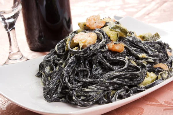 Squid ink pasta — Stock Photo, Image