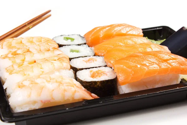 Sushi på vit — Stockfoto