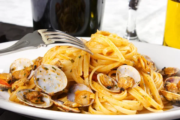 Spaghetti mit Venusmuscheln — Stockfoto
