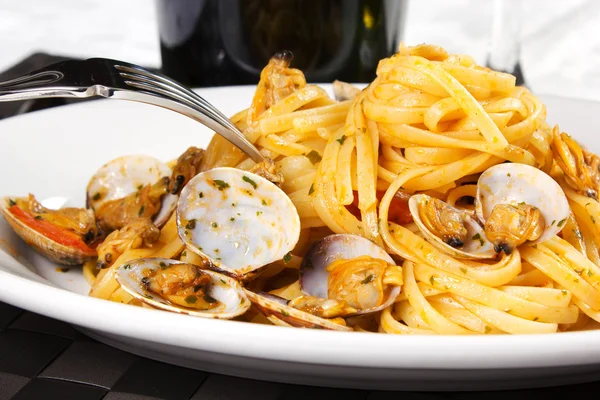 Spaghetti mit Venusmuscheln — Stockfoto