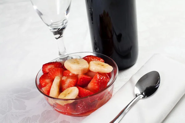 Strawberries and banana salad — Stock Photo, Image