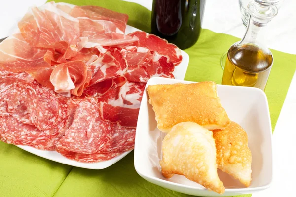 Panquecas com presunto e produtos à base de carne — Fotografia de Stock